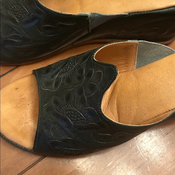 Forest Green Embossed Leather Wedge Slide Sandals - Picture 2 of 4